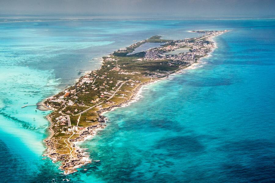 Isla Mujeres con le acque turchesi del Mar dei Caraibi