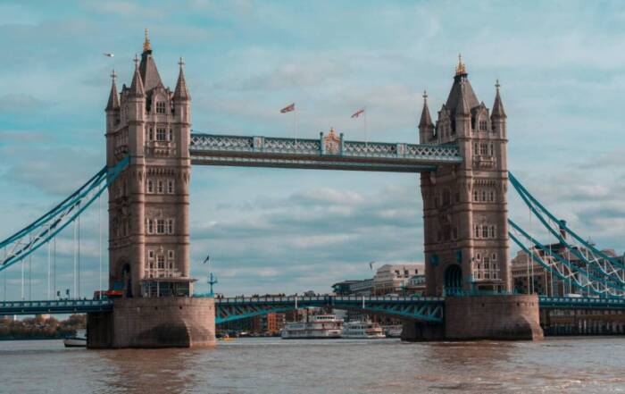 Eta UK per italiani Londra