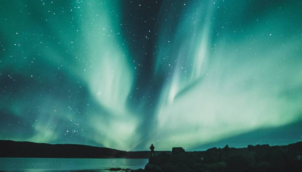 A caccia di aurore boreali a Natale in Islanda
